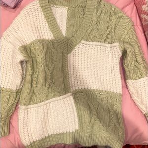 Cute thick sweater !